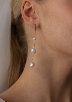 
                  
                    Load image into Gallery viewer, ALORA EARRINGS 18K GOLD BRIDAL
                  
                