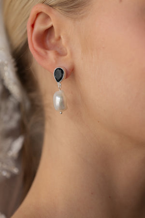 
                  
                    Load image into Gallery viewer, AUBREE BLACK EARRINGS SILVER
                  
                