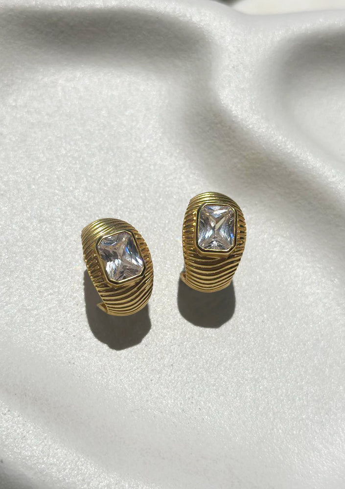 
                  
                    Load image into Gallery viewer, CASPIAN CRYSTAL EARRINGS 18K GOLD
                  
                