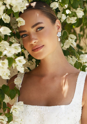 
                  
                    Load image into Gallery viewer, CECILIA PEARL BRIDAL EARRINGS SILVER
                  
                