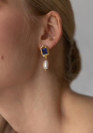 
                  
                    Load image into Gallery viewer, CELESTE BLUE EARRINGS 18K GOLD
                  
                