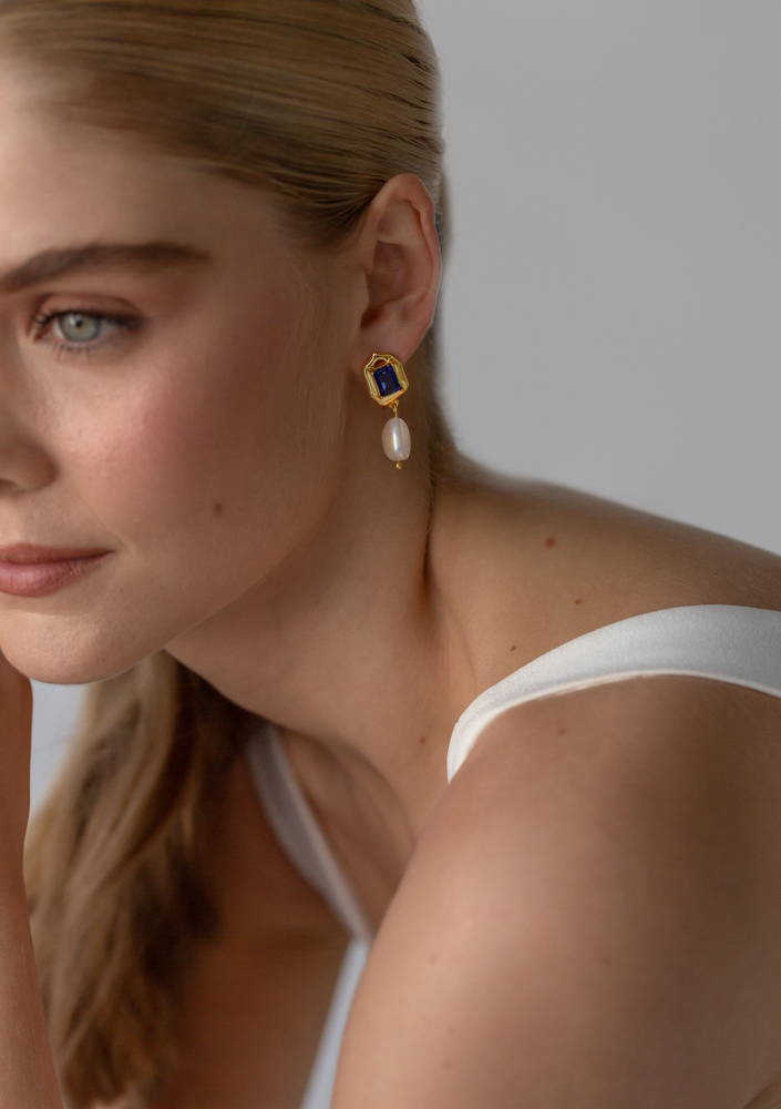 
                  
                    Load image into Gallery viewer, CELESTE BLUE EARRINGS 18K GOLD
                  
                