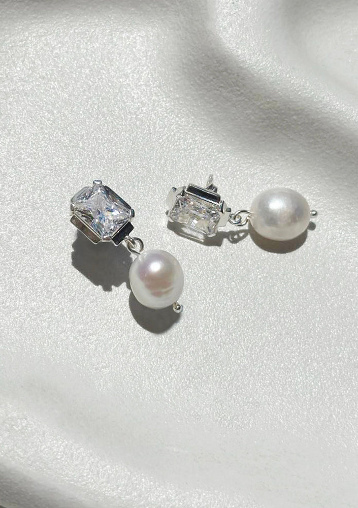 
                  
                    Load image into Gallery viewer, ADELLA CRYSTAL &amp;amp; PEARL BRIDAL EARRINGS SILVER
                  
                