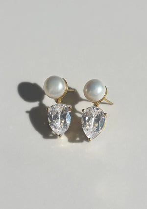 
                  
                    Load image into Gallery viewer, HARPER BRIDAL EARRINGS 18K GOLD
                  
                