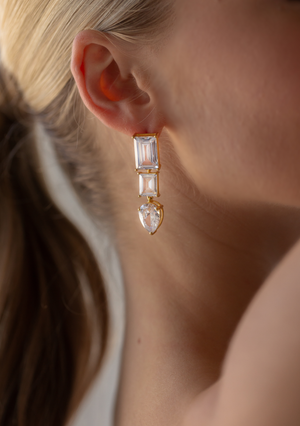 
                  
                    Load image into Gallery viewer, ISLA BRIDAL EARRINGS 18K GOLD
                  
                