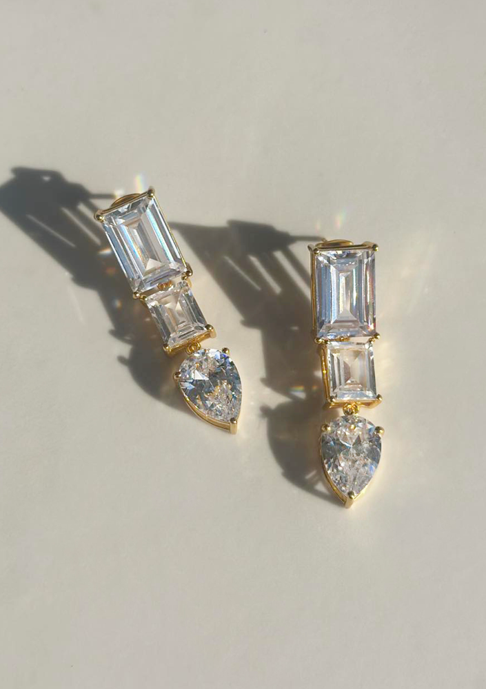 
                  
                    Load image into Gallery viewer, ISLA BRIDAL EARRINGS 18K GOLD
                  
                