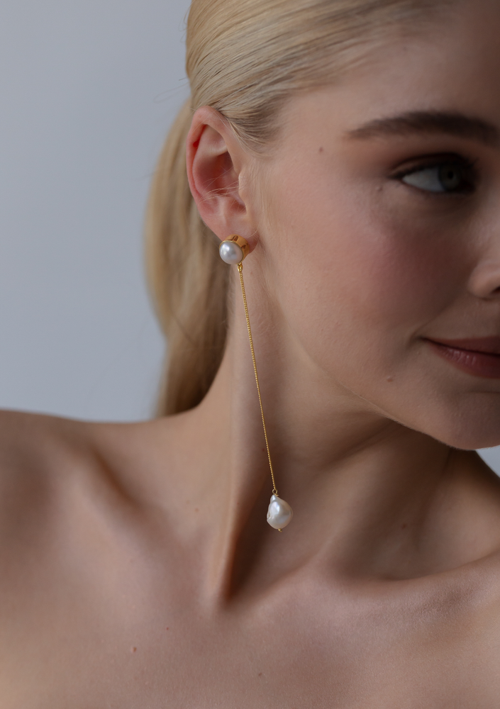 
                  
                    Load image into Gallery viewer, MAYA EARRINGS 18CT GOLD
                  
                