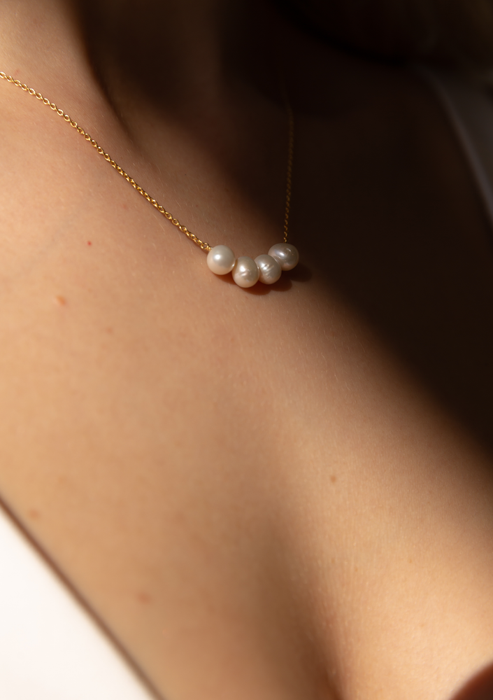 POPPY PEARL NECKLACE GOLD