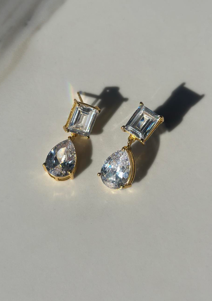 
                  
                    Load image into Gallery viewer, SOL BRIDAL EARRINGS 18K GOLD
                  
                