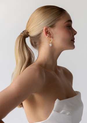 
                  
                    Load image into Gallery viewer, STELLA BRIDAL EARRINGS 18K GOLD
                  
                