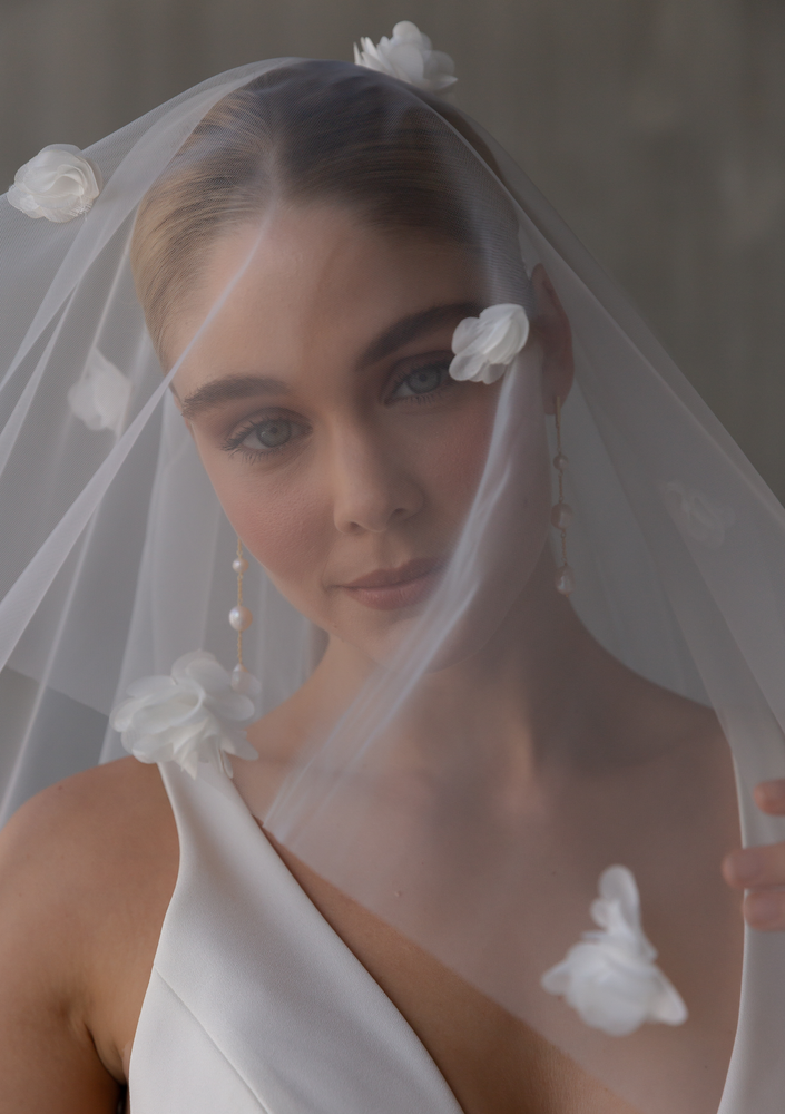 
                  
                    Load image into Gallery viewer, FLORA IVORY FLOWER WEDDING VEIL
                  
                