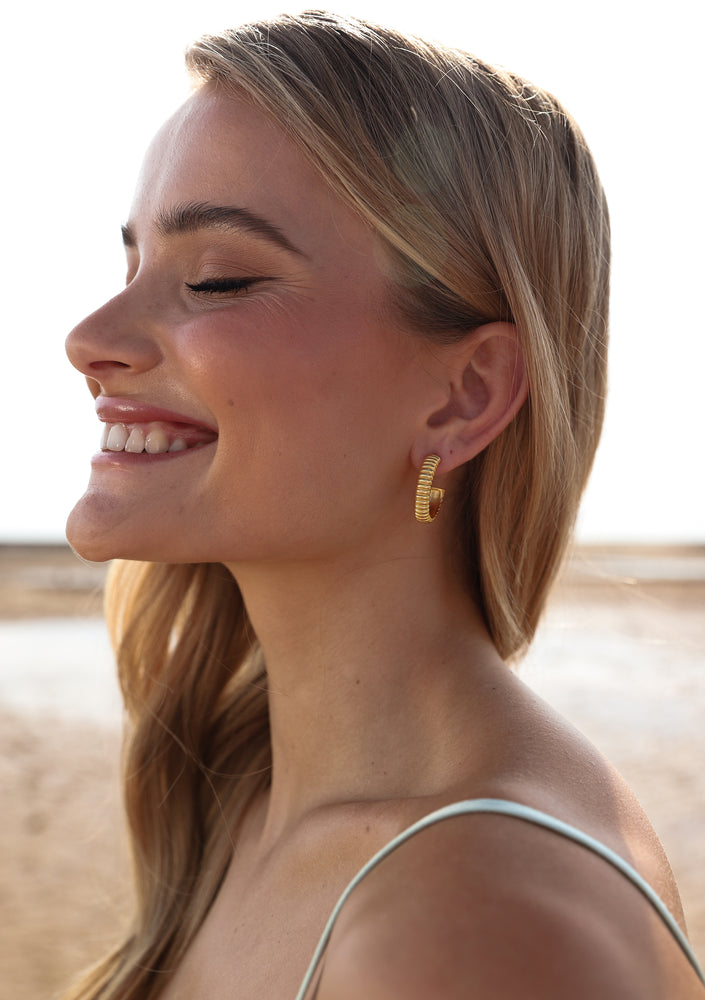 
                  
                    Load image into Gallery viewer, DAWN EARRINGS 18K GOLD
                  
                