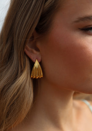 
                  
                    Load image into Gallery viewer, MIRA EARRINGS 18K GOLD
                  
                