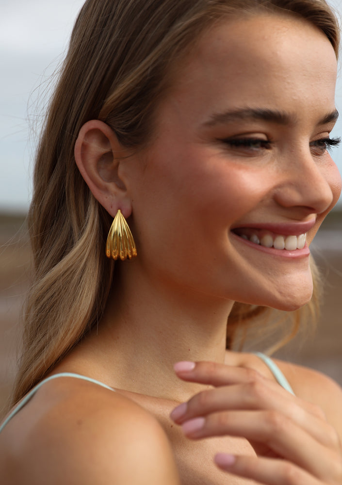 
                  
                    Load image into Gallery viewer, MIRA EARRINGS 18K GOLD
                  
                