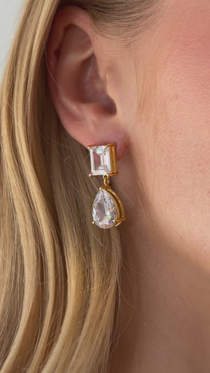 
                  
                    Load and play video in Gallery viewer, SOL BRIDAL EARRINGS 18K GOLD
                  
                