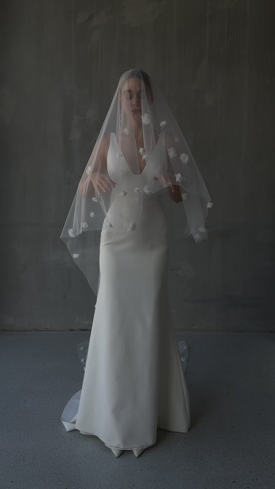 
                  
                    Load and play video in Gallery viewer, FLORA IVORY FLOWER WEDDING VEIL
                  
                